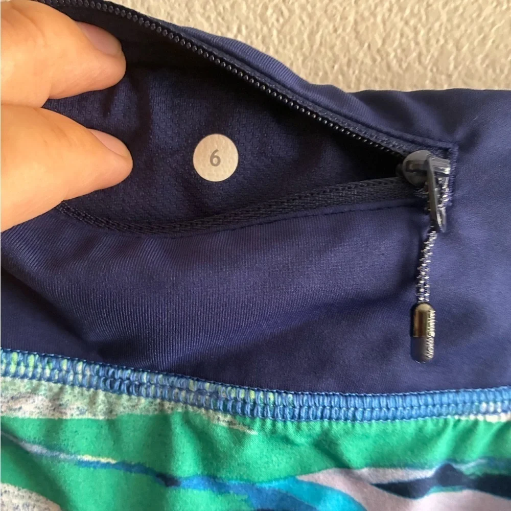 Lululemon Women Seven Wonders Blue Hero Green Print 2.5
